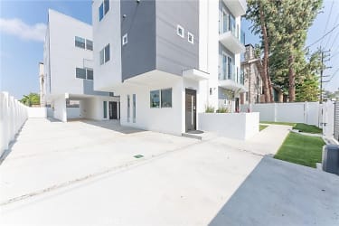 6845 Haskell Ave #1 - Los Angeles, CA