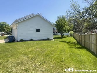 1446 50th St NW - Rochester, MN