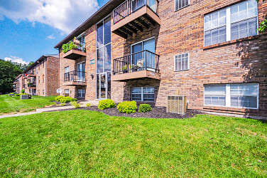 Crown Crossing Apartments - Amelia, OH