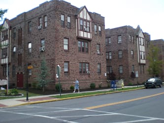 Haddon Court Apartments - Haddon Heights, NJ