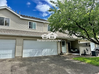 7604 79th St S - Cottage Grove, MN