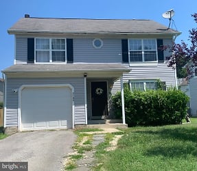 2104 Sayan Ct - Temple Hills, MD