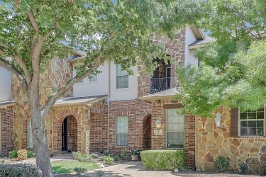 8608 Augustine Rd - Irving, TX