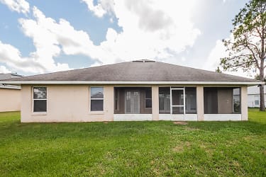 329 Clermont Dr - Kissimmee, FL