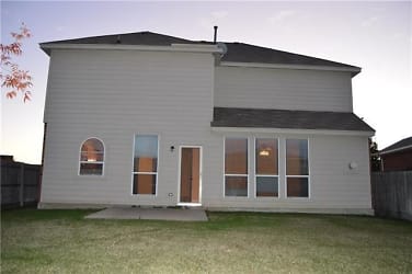 6100 Horse Trap Dr - Fort Worth, TX