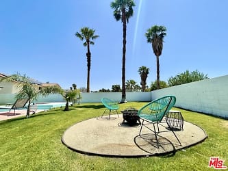68725 Tachevah Dr - Cathedral City, CA