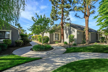 Laurelwood Gardens Apartments - Bakersfield, CA