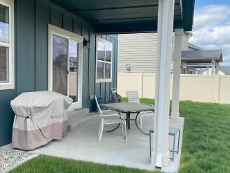 Covered Patio.jpg