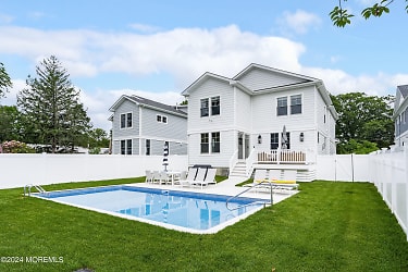 555 Sussex Ave - Spring Lake, NJ