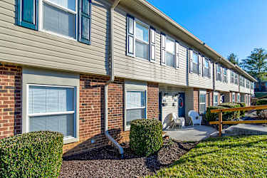 The Everett Apartments - Roanoke, VA