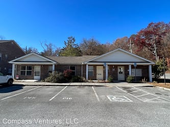 1110 Old Knoxville Hwy Apartments - Sevierville, TN