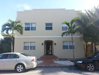 1754 SW 14th St - Miami, FL