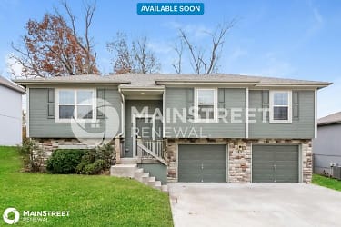 18707 E 19th Ter Ct S - Independence, MO