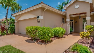 5480 Peppertree Dr - Fort Myers, FL