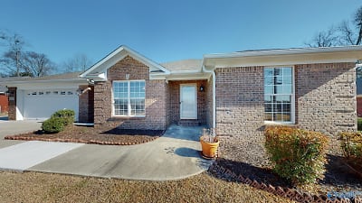 121 Fawn Forest Dr - New Market, AL