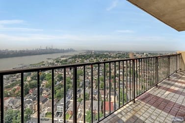 200 Winston Dr #3019 - Cliffside Park, NJ