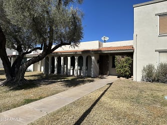 8240 E McDonald Dr - Scottsdale, AZ