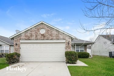 2807 Lullwater Ln - Indianapolis, IN