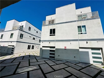 5741 Fulcher Ave #1/2 - Los Angeles, CA