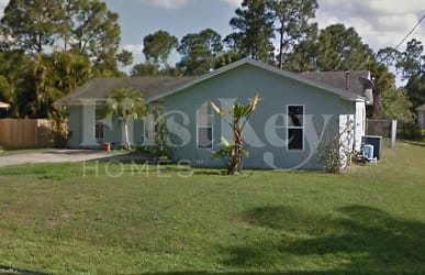 1158 SW Hunnicut Ave - Port Saint Lucie, FL