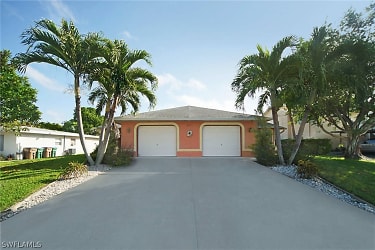 4955 Viceroy St #A-B - Cape Coral, FL
