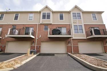 1192 Danforth Ct - Vernon Hills, IL