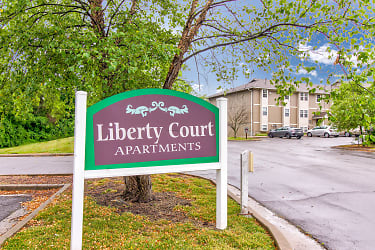 Liberty Court Apartments - Liberty, MO