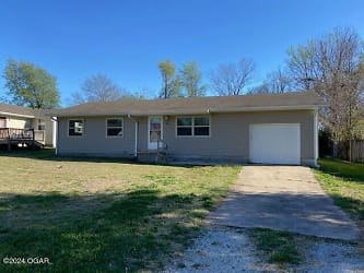 508 E 2nd St - Carl Junction, MO