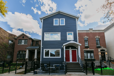 1743 W Barry Ave - Chicago, IL