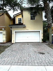 889 Pipers Cay Dr - West Palm Beach, FL