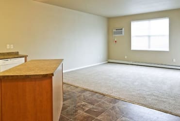 Willow Brooke Lodge Apartments - Minot, ND