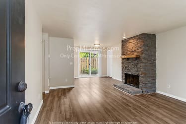 10515 SW Tranquil Way - Wilsonville, OR