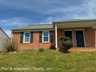 310 Kent Ave - Colonial Heights, VA