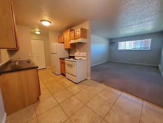 3015 S 17th St unit 104 - Grand Forks, ND