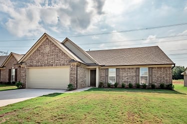 8789 Smith Ranch Dr - Southaven, MS