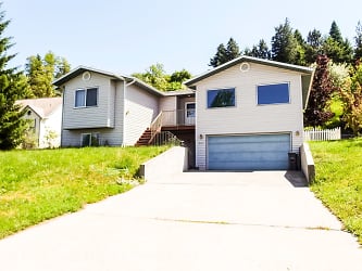 643 Northwood Dr - Moscow, ID