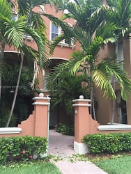 6340 NW 114th Ave #101 - Doral, FL