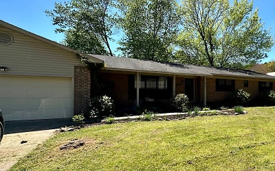 2815 W 4th St - Russellville, AR