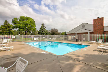Colonial Heights Apartments - Lincoln, NE