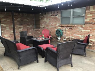 132 Stonegate Ct Apartments - Bedford, TX