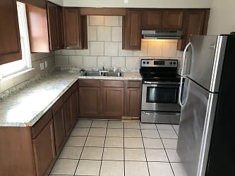 4504 Southern Blvd unit 2 - Youngstown, OH