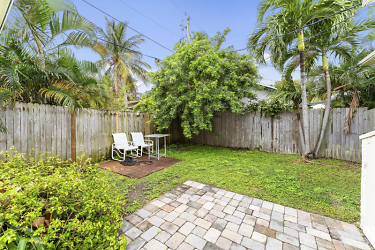 414 Ardmore Rd - West Palm Beach, FL