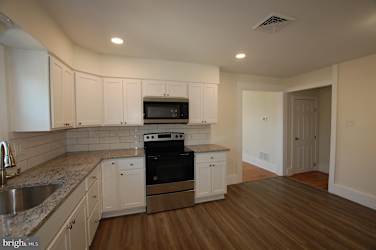 35 East Ave #2 - Woodstown, NJ