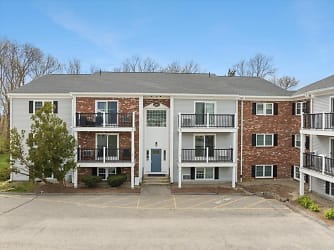 7 Chapel Hill Dr #1 - Plymouth, MA
