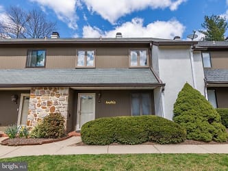 114 Pinecrest Ln - King Of Prussia, PA