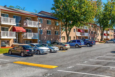 Oxon Hill Village Apartments - Oxon Hill, MD
