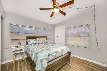 Room For Rent - Seminole, FL