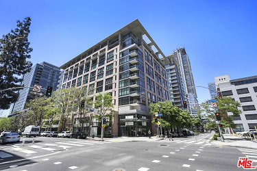 1111 S Grand Ave #612 - Los Angeles, CA