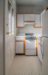 1942 N Lincoln Ave unit 2R - Chicago, IL
