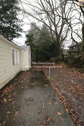 8805 SW Willow Ln - Portland, OR